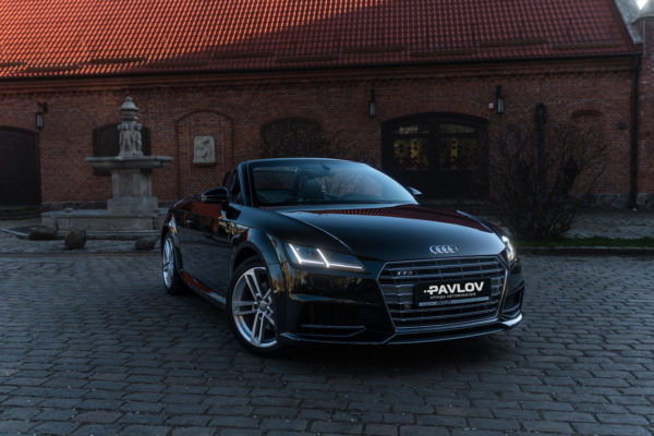 Audi TT black изображение
