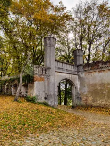 Ворота замка Гердауэн в Железнодорожном Калининградской области